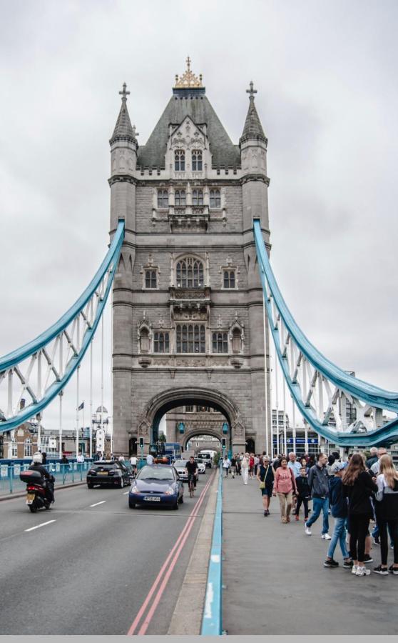 Morden 2 Bedroom Apartment Tower Bridge Londra Esterno foto